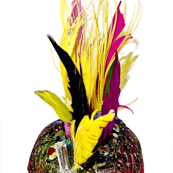 The Individualist, Feather Mohawk’d Skull Art Piece - Picture 11 of 15